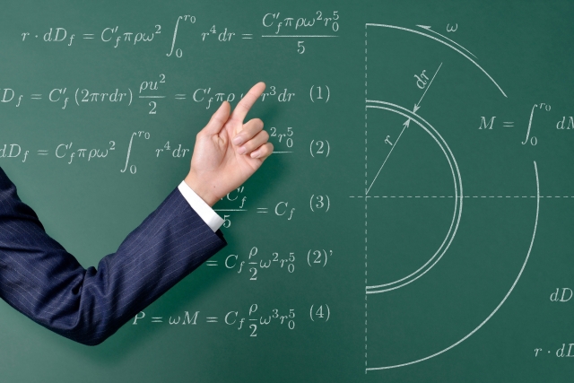 学校の先生は勉強をしないとどうなるかを教えなくてはならない